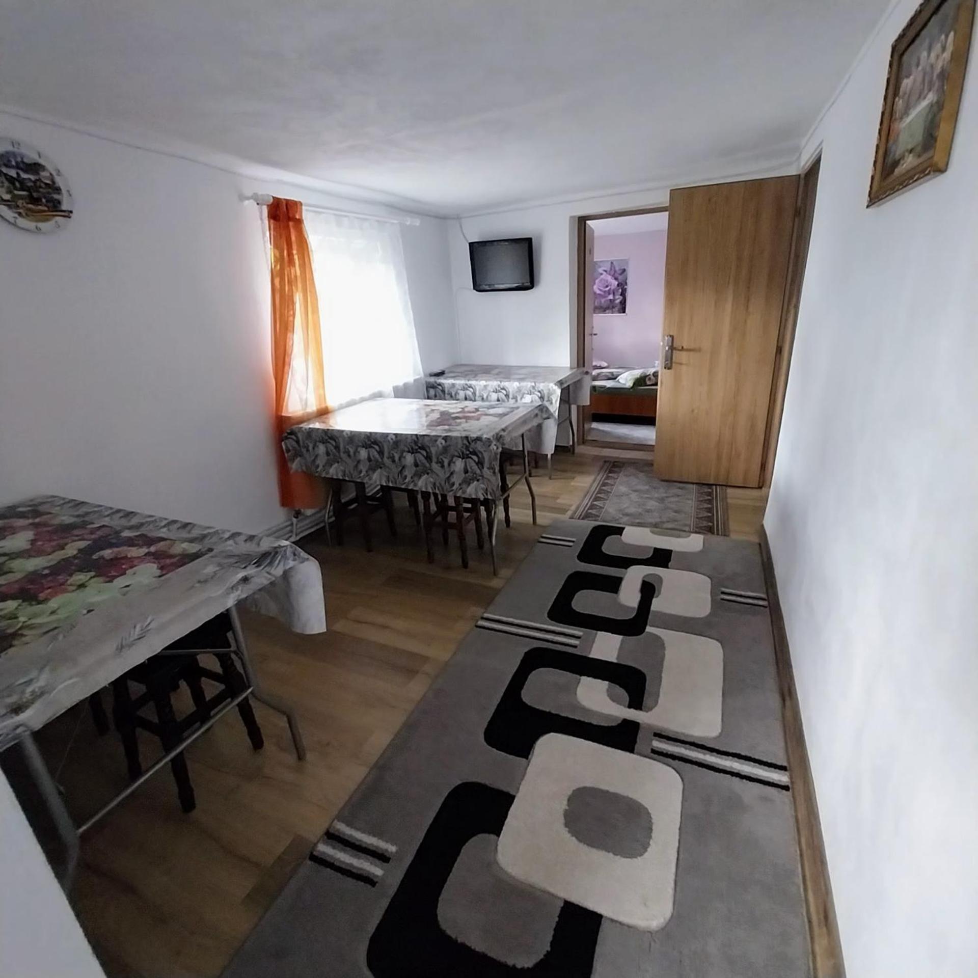 Casa Andreea Hotell Novaci-Străini Exteriör bild