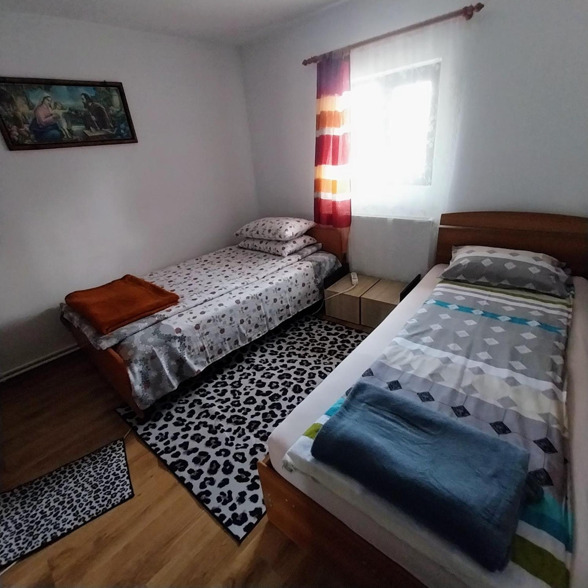 Casa Andreea Hotell Novaci-Străini Exteriör bild